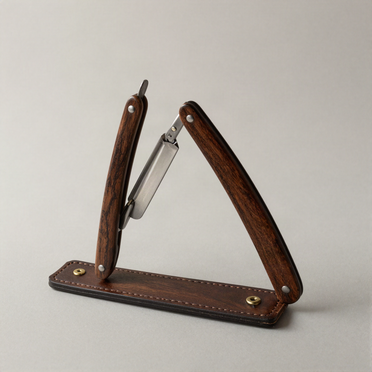 Straight Razor with Leather Strop