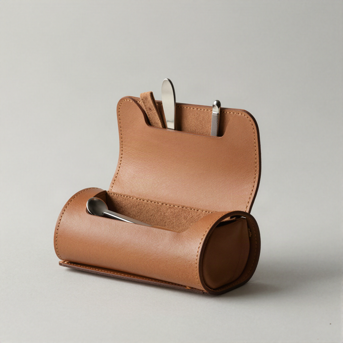Vauclair grooming kit in leather roll